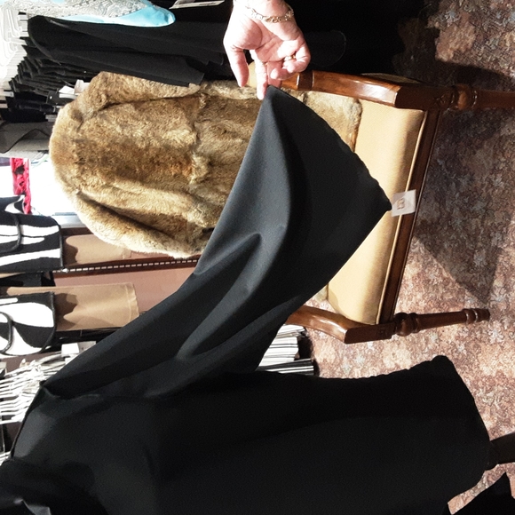 Cape - Picture 6 of 6